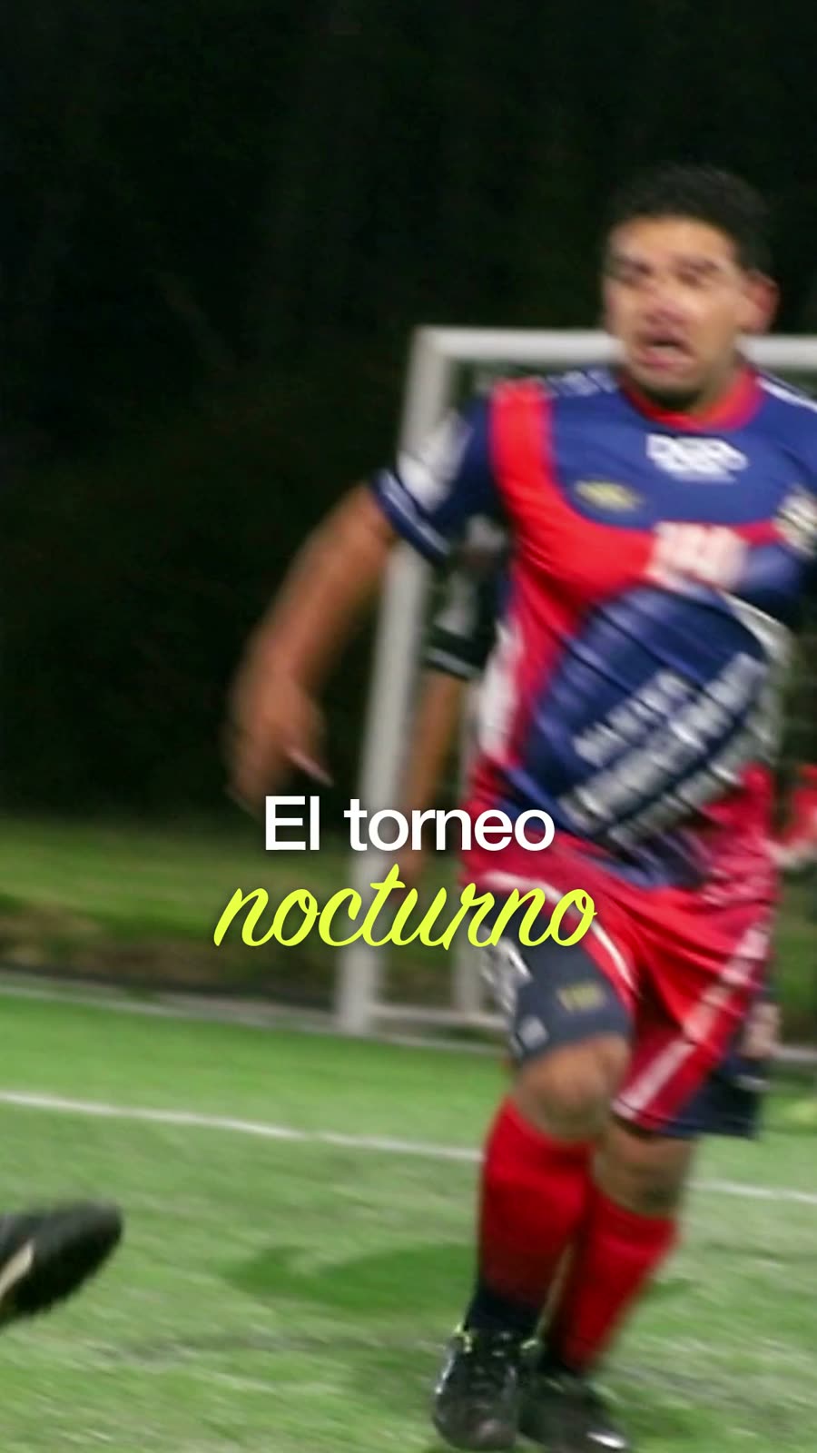 Jugador en el torneo nocturno Cantagol